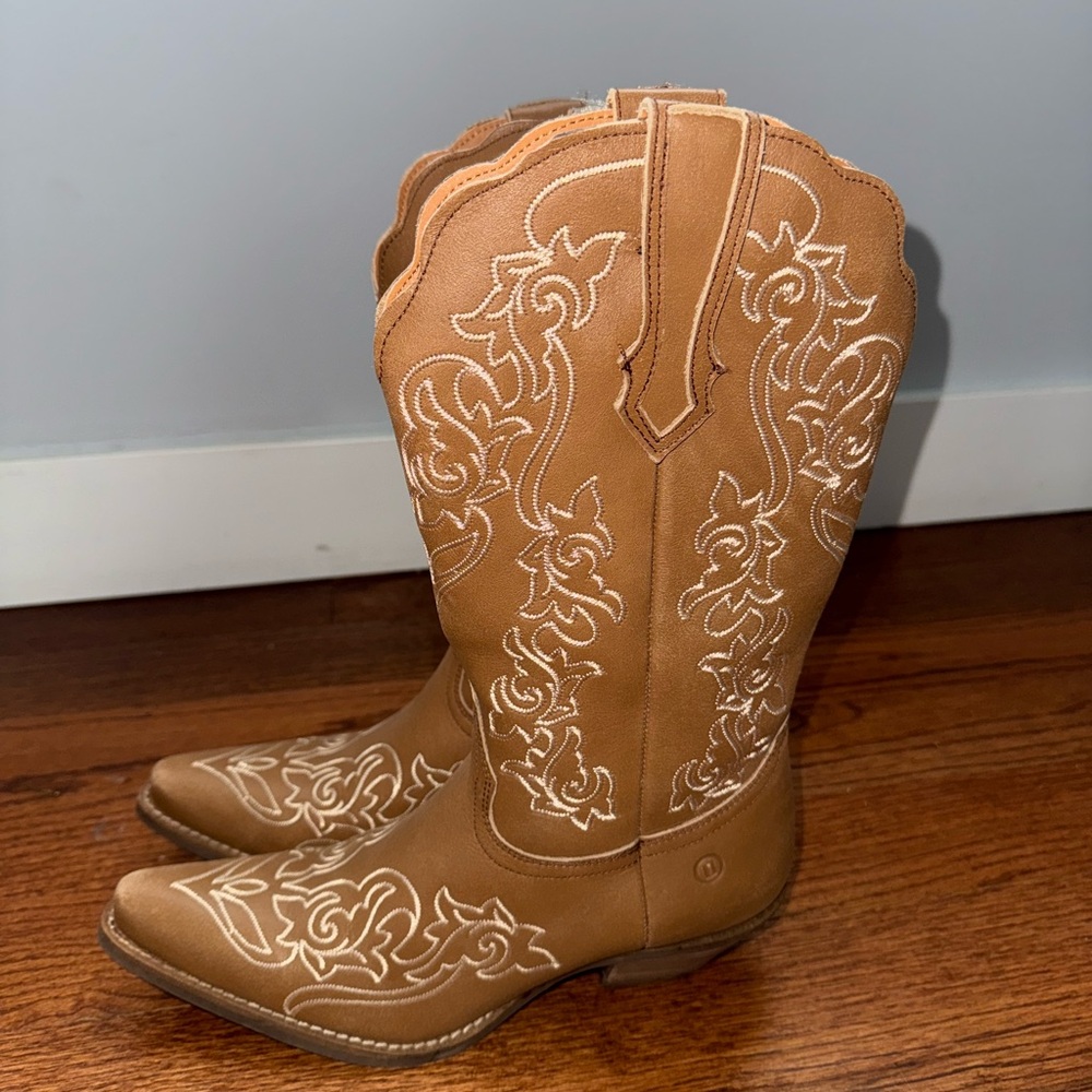 Dingo Tan Heeled Boots with Intricate Embroidery